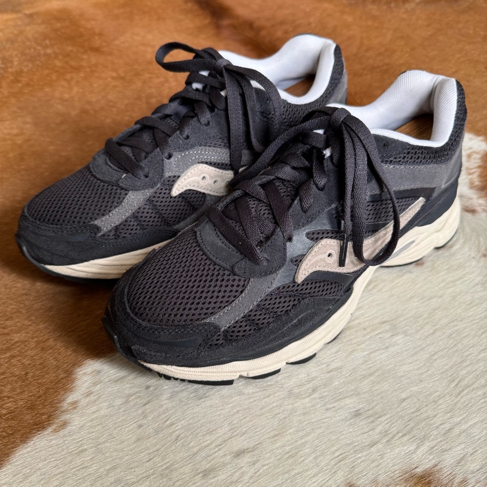 Saucony ProGrid Omni 9 Sneakers - Navy and Grey
